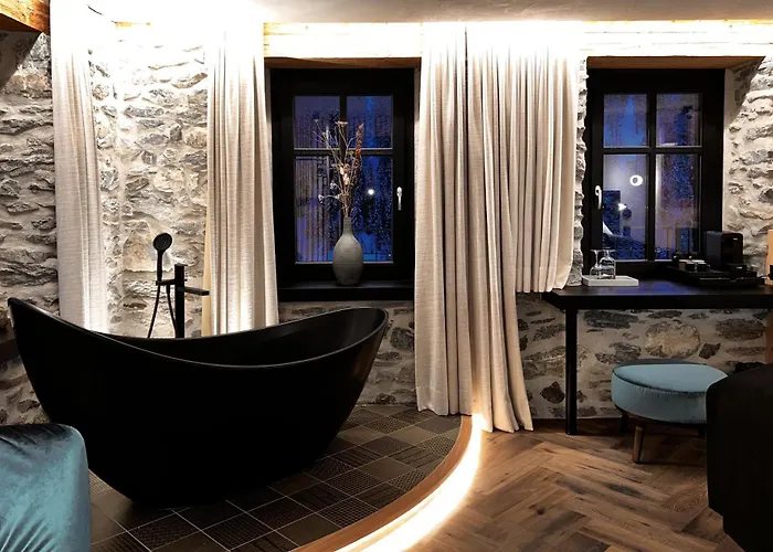 Laret Private Boutique - Adults Only