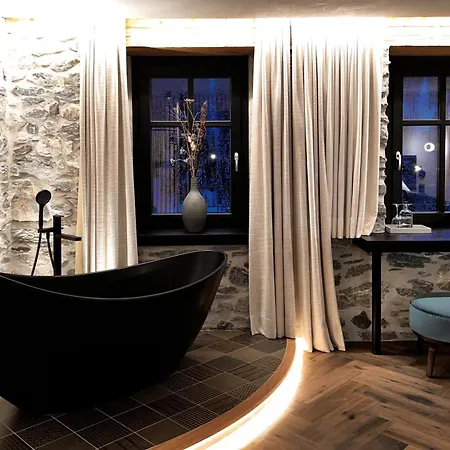 Laret Private Boutique - Adults Only