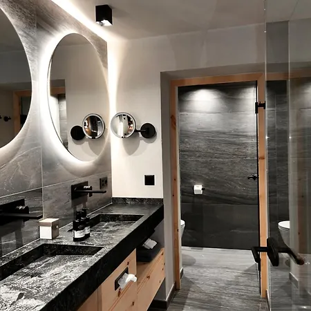 Laret Private Boutique - Adults Only