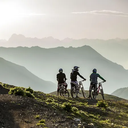 Hotel Laret Private Boutique - Adults Only 4*