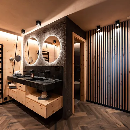 Отель Laret Private Boutique - Adults Only